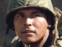 Ben Yahzzi (Adam Beach) en Códigos de guerra.
