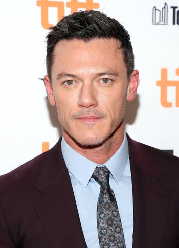 Luke Evans 2017