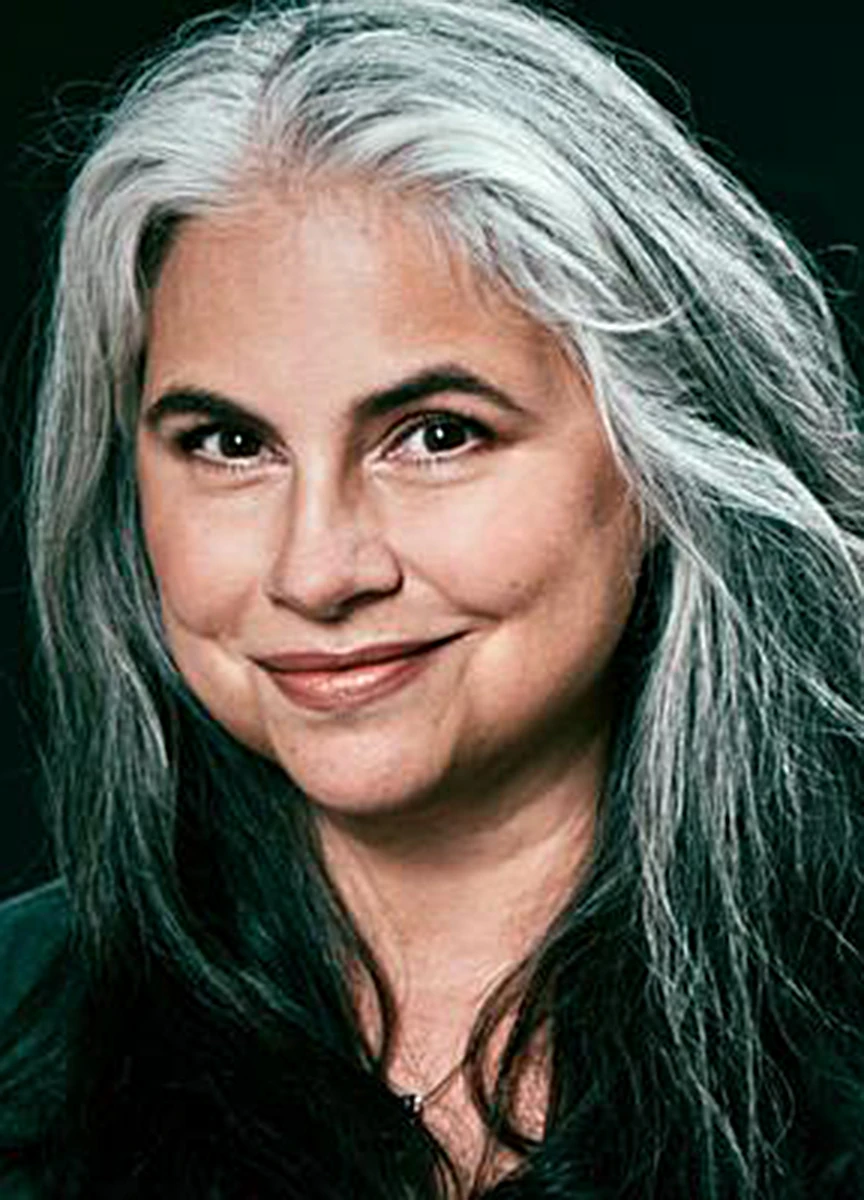 Saffron Henderson Doblaje Wiki Fandom