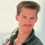 Nick "Goose" Bradshaw en el redoblaje de Top Gun.