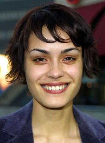 Shannyn-sossamon-short-brunette