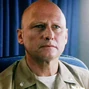Tom "Stinger" Jordan (James Tolkan) en Top Gun (redoblaje).
