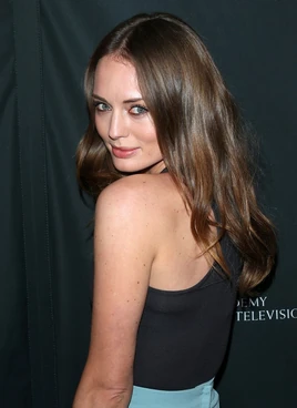 Laura Haddock | Doblaje Wiki | Fandom
