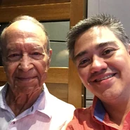 Día2Foto15DBZLRFAbelRocha.jpg (92 kB) Foto Nº 15. Con Abel Rocha, voz de Shen Long.