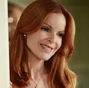 Bree Van de Kamp (Marcia Cross) en Esposas desesperadas (doblaje de Los Ángeles).