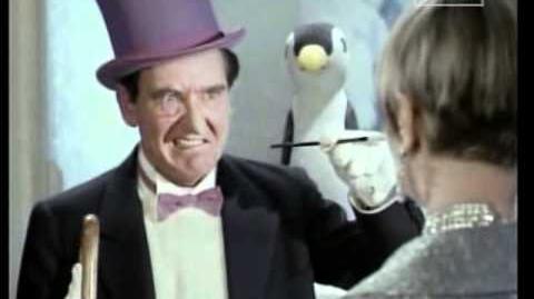 Marsha y El Pinguino conspiran
