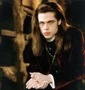 Louis de Pointe duLac (Brad Pitt) en Entrevista con el vampiro (redoblaje).