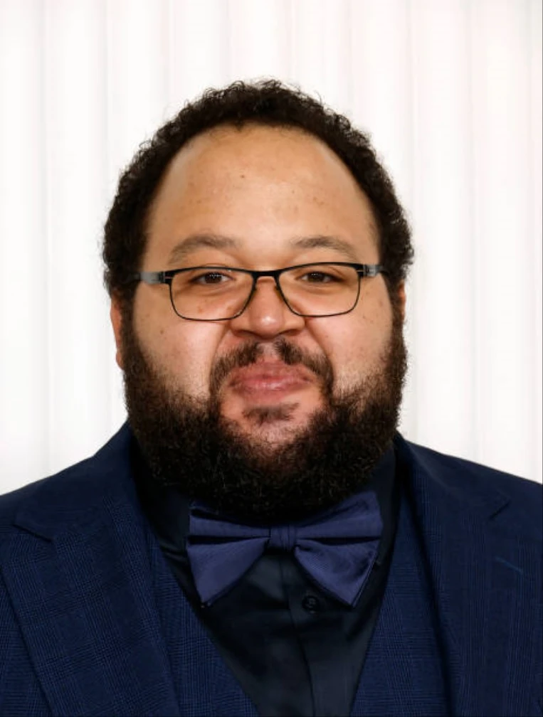 Zach Cherry | Doblaje Wiki | Fandom