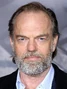 Voz recurrente de Hugo Weaving.