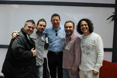 Sergio Bonilla junto con , ,  y .