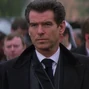 James Bond (Pierce Brosnan) en 007: El mundo no basta.