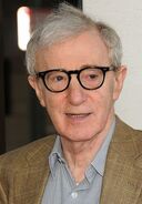 Le ha dado voz a Woody Allen en varias de sus películas.