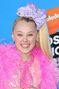 Es la voz habitual de JoJo Siwa.