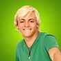 Brady en Teen Beach Movie y en Teen Beach 2.