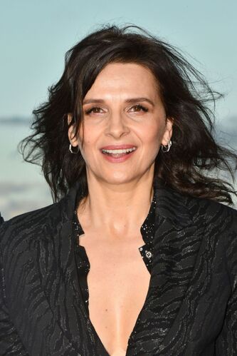 Juliette-binoche-2019-cabourg-film-festival-06-15-2019-12