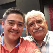 Dia2Foto14DBZLRFPedroDAguillon.jpg (109 kB) Foto Nº 14. Con Pedro D' Aguillón Jr., voz de Sorbet.