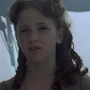 Elizabeth Swann (niña) en Piratas del Caribe: La maldición del Perla Negra.