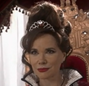 Cora, la Reina de Corazones (Barbara Hershey) en el doblaje Sony de Once Upon a Time y Érase una vez en el País de las Maravillas.