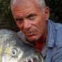 Jeremy Wade en Monstruos de río (desde la octava temporada).