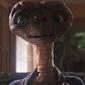 E.T. en los dos doblajes de E.T.: El extraterrestre.