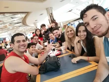 Merienda por fin de año entre el personal de . De izquierda a derecha: , , Levy Hurtado, , Joven (¿?), , , ,  y  el 29 de diciembre de 2019 en Paseo La Galería.
