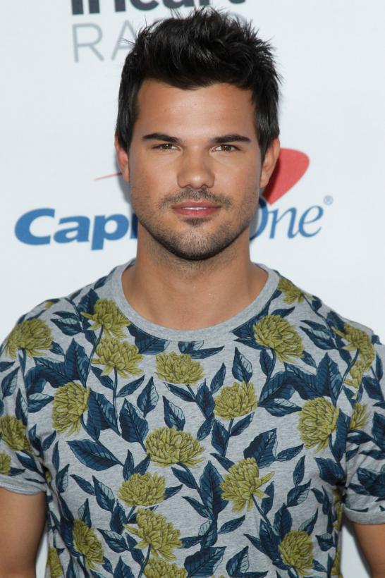 Тейлор лотнер как выглядит сейчас 2025 Taylor Lautner Doblaje Wiki Fandom