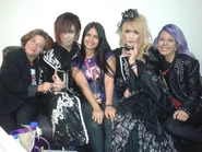 MisarukaCG2.jpg (101 kB) Rocío Mallo, Leisha Medina, Stefani Villaroel y miembros de Misaruka