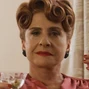 Avis Amberg (Patti LuPone) en Hollywood.