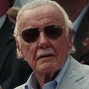 Hombre en graduación (Stan Lee) también en El sorprendente Hombre Araña 2: La amenaza de Electro.