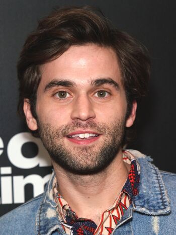 Jake Borelli Doblaje Wiki Fandom