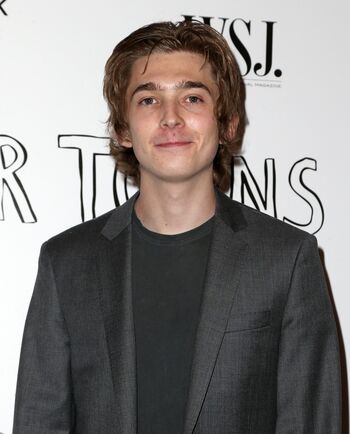 Austin-abrams-screening-paper-towns-01