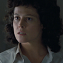 Ellen Ripley (Sigourney Weaver) en el redoblaje de Aliens y en los audiolibros de la saga.