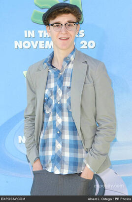 Nate-hartley-planet-51-los-angeles-premiere-1Z5olz