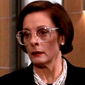 Mack (Dana Ivey) en Sabrina (1995) (redoblaje).