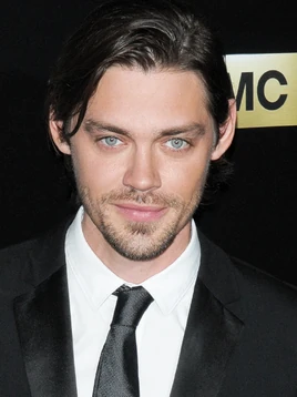 Tom-payne-177189 828x1104