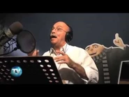 Andrés Bustamante como Gru