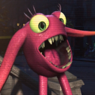 Nicholas "Lanky" Schmidt también en Monsters, Inc..