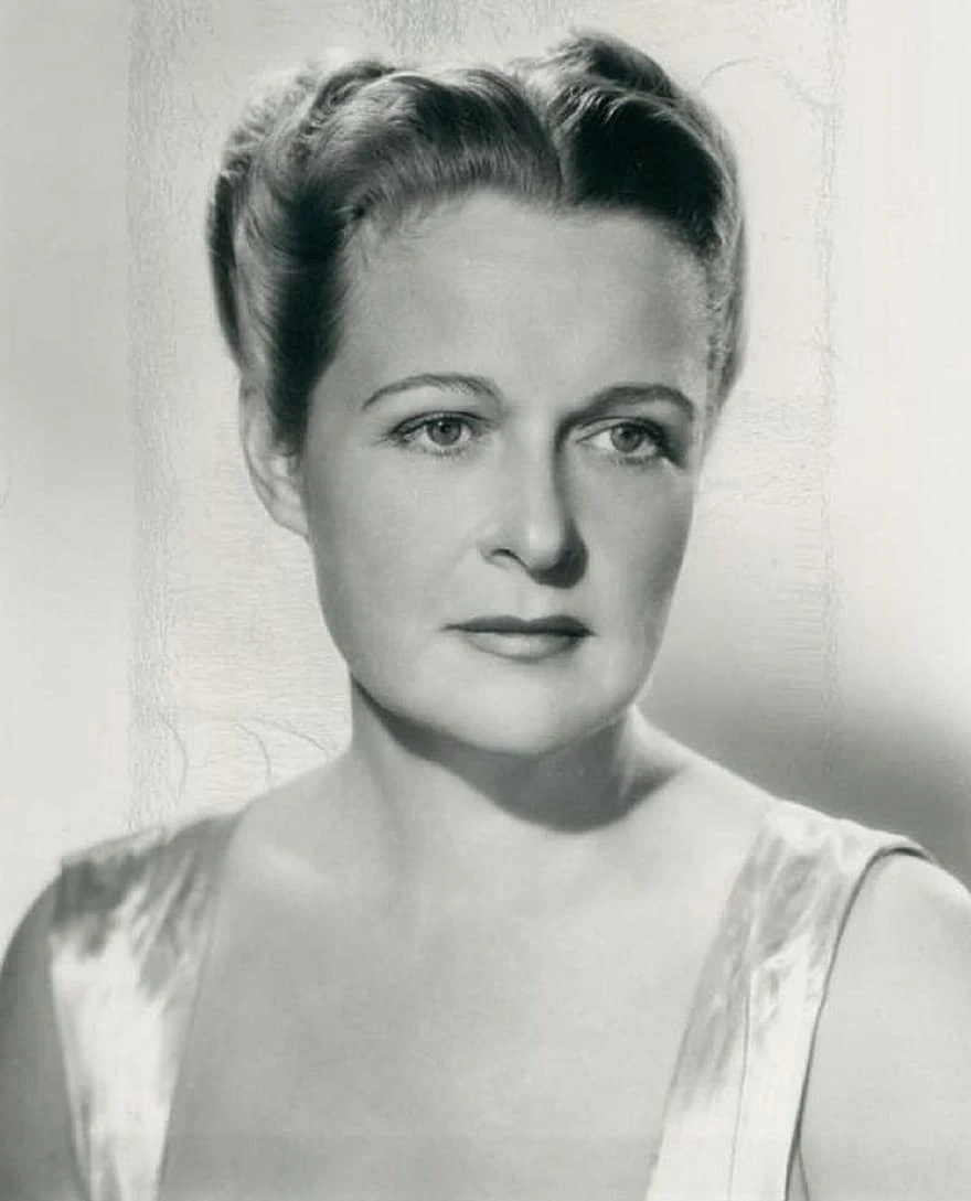 Selena Royle | Doblaje Wiki | Fandom