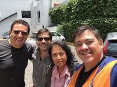 Sergio Bonilla junto con ,  y .