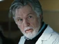 Dr. John Fury (Tom Skerritt) en Terror en la Antártida.