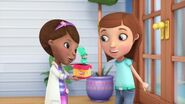 Doc-McStuffins-Season-1-Episode-2-Out-of-the-Box--Run-Down-Race-Car