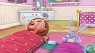 Doc-McStuffins-Season-3-Episode-2-Hazel-Has-a-Sleepover--My-Breakfast-with-Bronty