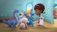 Doc-McStuffins-Season-3-Episode-5-The-Flimsy-Grumpy-Bat--Rockstar-Ruby-and-the-Toys