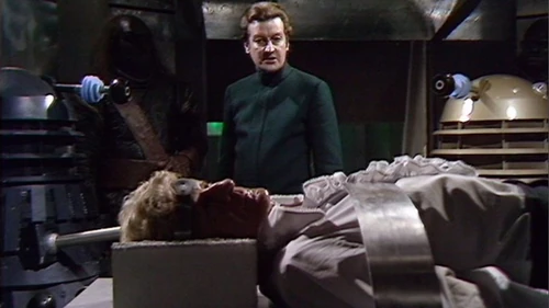 Le Docteur est capturé par les Daleks et leurs serviteurs (DW: Day of the Daleks)