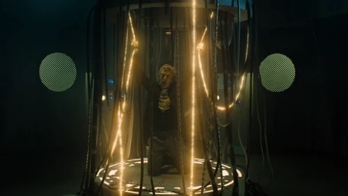 L'énergie régénérative du Docteur est draînée (DW: The Witch's Familiar)