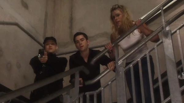 , Adam et  en train de fuir le  ( : )