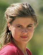 Эйс Актриса: Софи Олдред. Сведения: Проблемный подросток из 1980-х, которую временным вихрем перенесло в далёкое будущее, где она встретила Седьмого Доктора и стала путешествовать с ним, называя его Профессор.