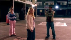 Микки воссоединяется с Розой