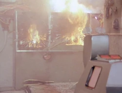  уничтожает оборудование управления трансдукционным барьером (ТВ: )