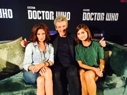 YSZswuaL4Xc.jpg (114 КБ) С Мишель Гомес и Питером Капальди